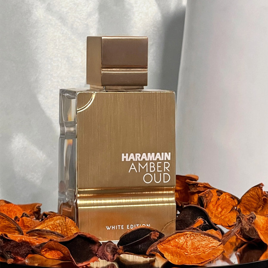 Descubre la esencia única de Amber Oud White Edition Extreme de Al Haramain Eau de Parfum, Dubai, arabe, oriental, un perfume 100% original con envío gratuito a todo Colombia. Sumérgete en una experiencia olfativa, seductora y duradera, con una exquisita fusión de notas tropicales y exóticas.